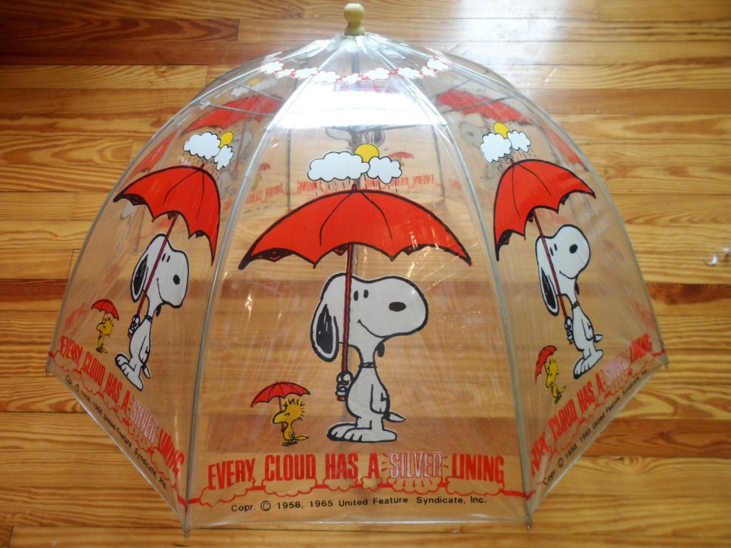 Vintage Snoopy umbrella images (here and below) courtesy of eBay